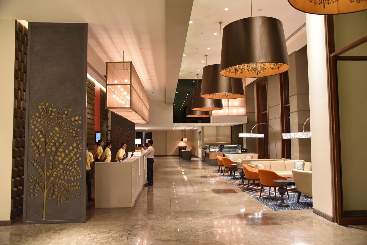 Grand Mercure Mysore - An Accor Brand Buitenkant foto The lobby of the hotel