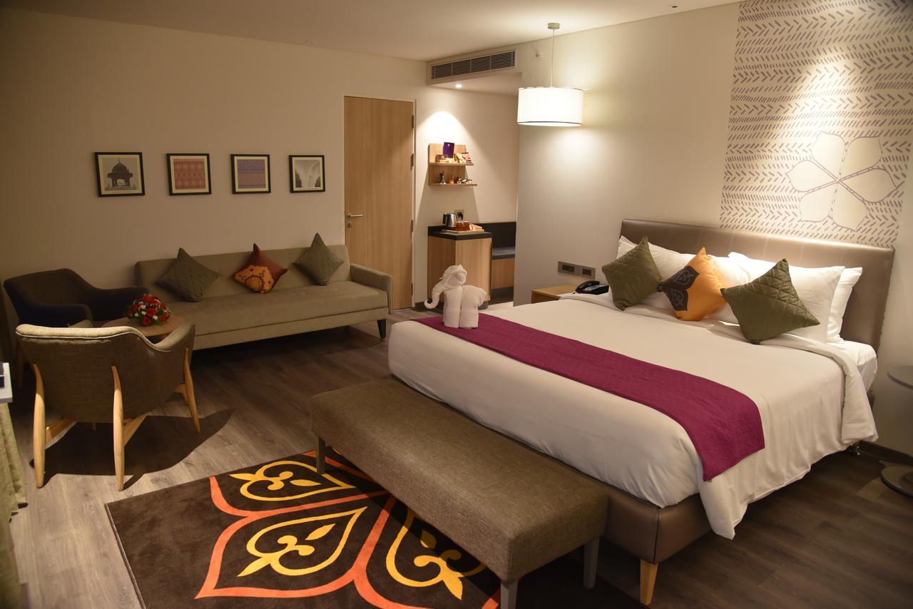 Grand Mercure Mysore - An Accor Brand Buitenkant foto A room at the hotel