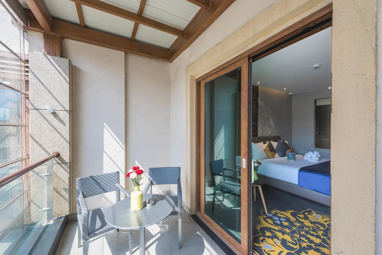 Grand Mercure Mysore - An Accor Brand Buitenkant foto Deluxe Room with private balcony