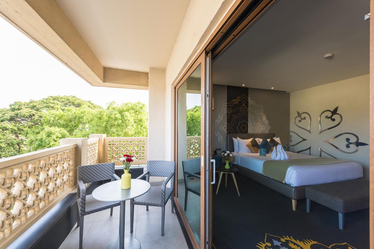 Grand Mercure Mysore - An Accor Brand Buitenkant foto Deluxe Room with balcony