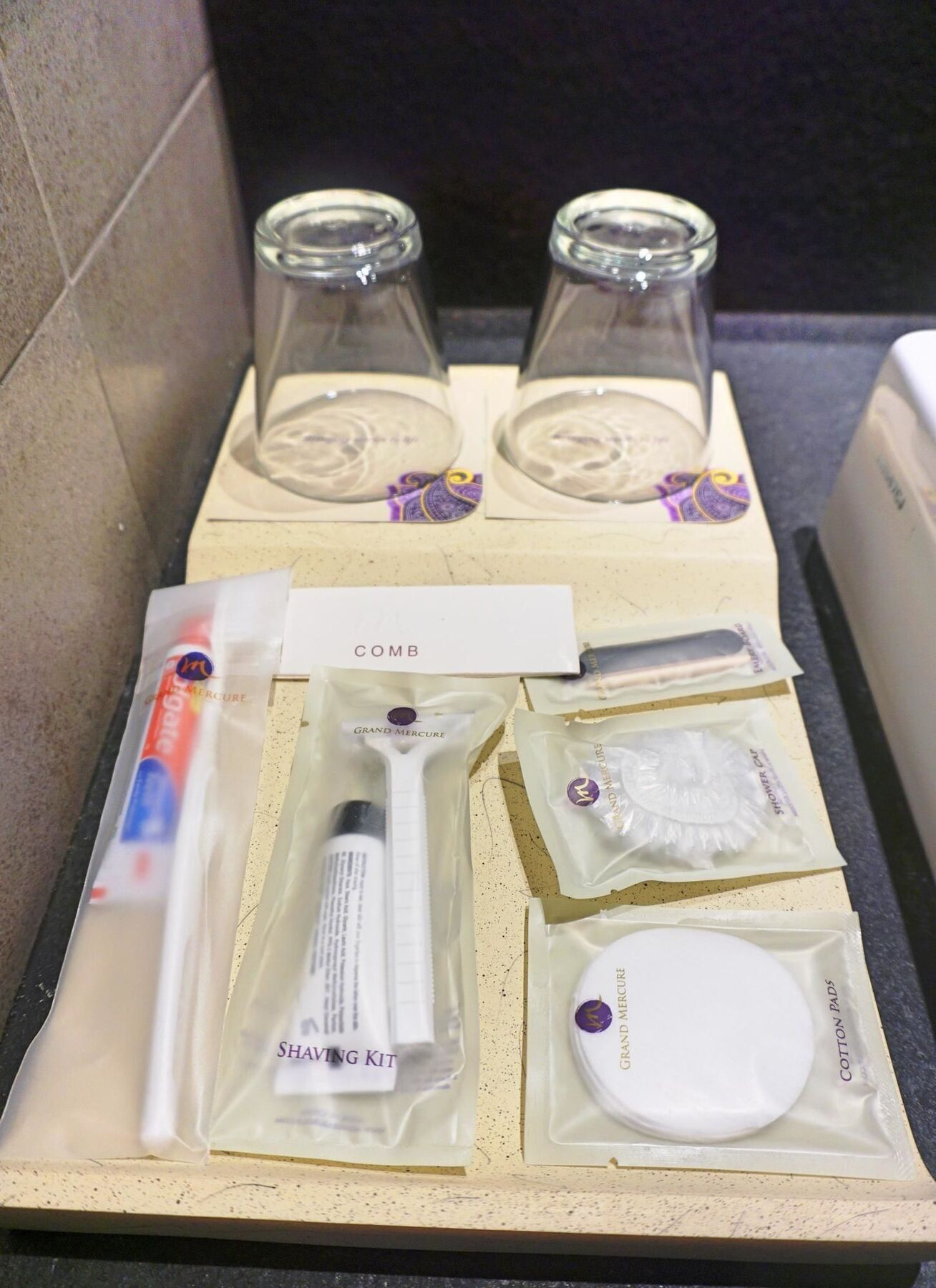 Grand Mercure Mysore - An Accor Brand Buitenkant foto A typical amenity kit