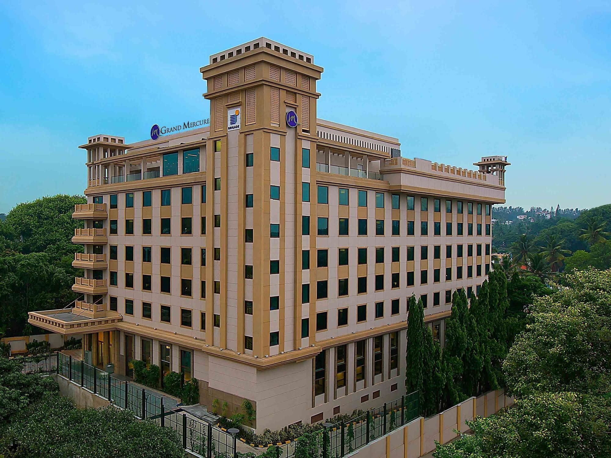Grand Mercure Mysore - An Accor Brand Buitenkant foto The hotel in 2014